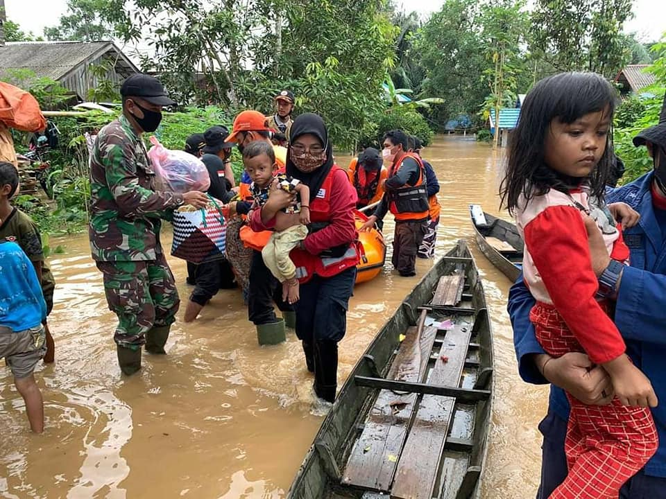 Indonesian Red Cross rescues people affected by heavy floods in South Kalimantan, Indonesia