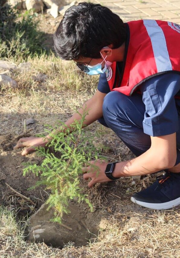 Saudi Arabia. March 2021. Volunteers from the Saudi Red Crescent Authority plant trees and remove litter in different regions of the Kingdom.
Volunteers from the Saudi Red Crescent Authority plant trees and remove litter in different regions of the Kingdom.