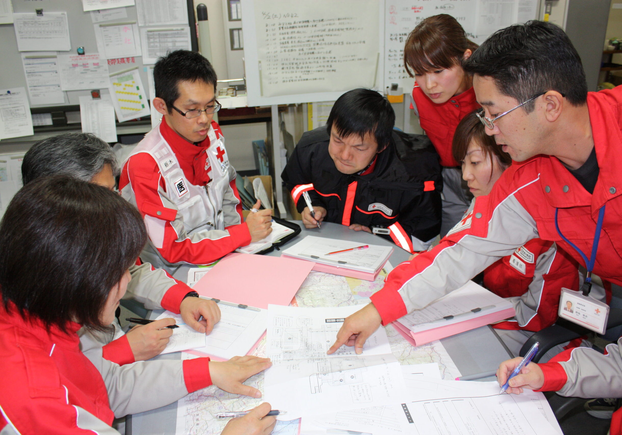 A mobile team from Tochigi Prefecture plan the next days operations in Fukushima.

Photo: John Sparrow / IFRC